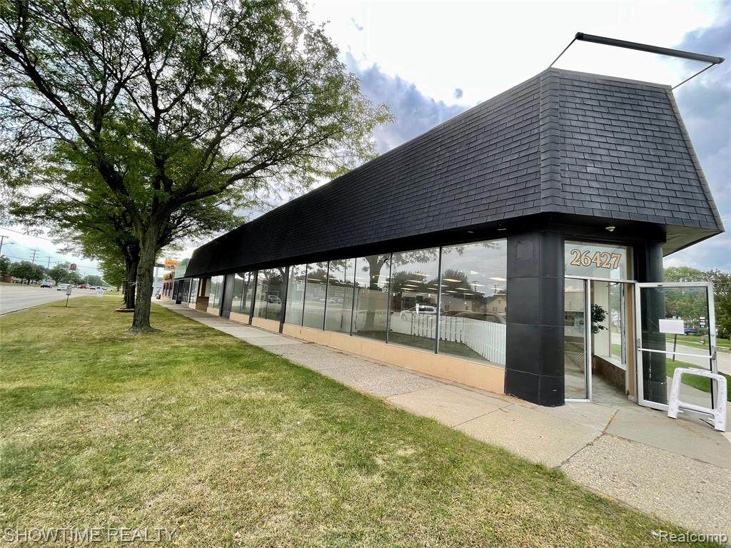 26427 Harper - Photo 1