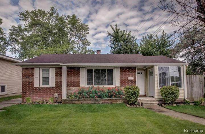 114 Kenwood Ave - Photo 1