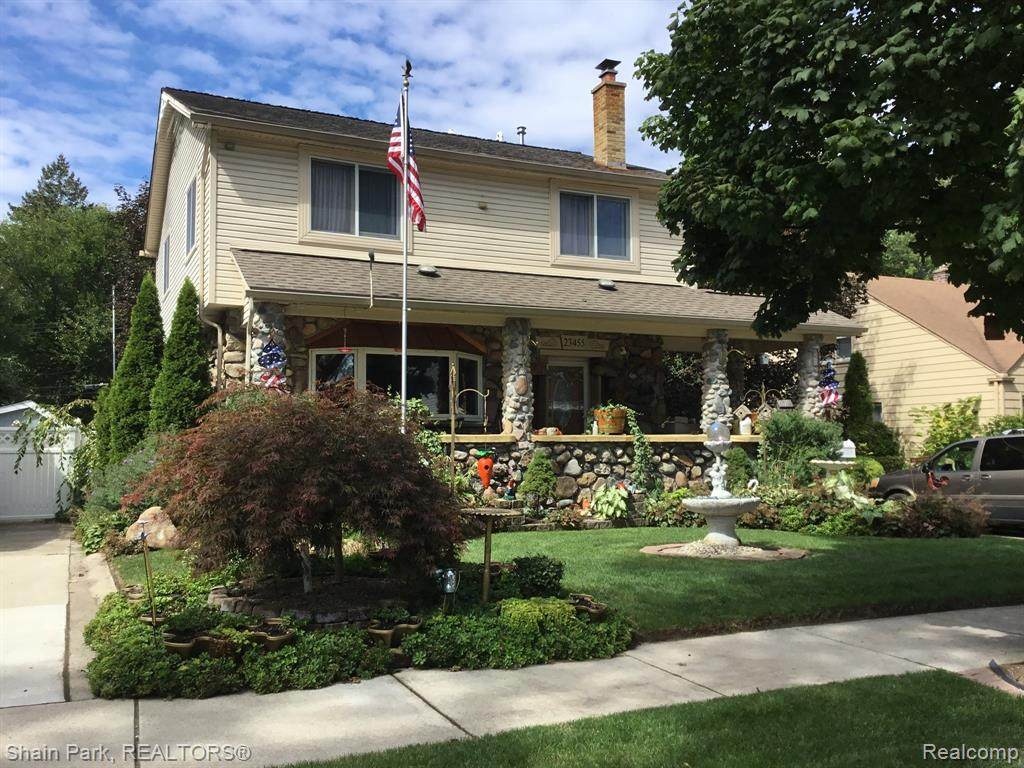 23455 Manistee St - Photo 1