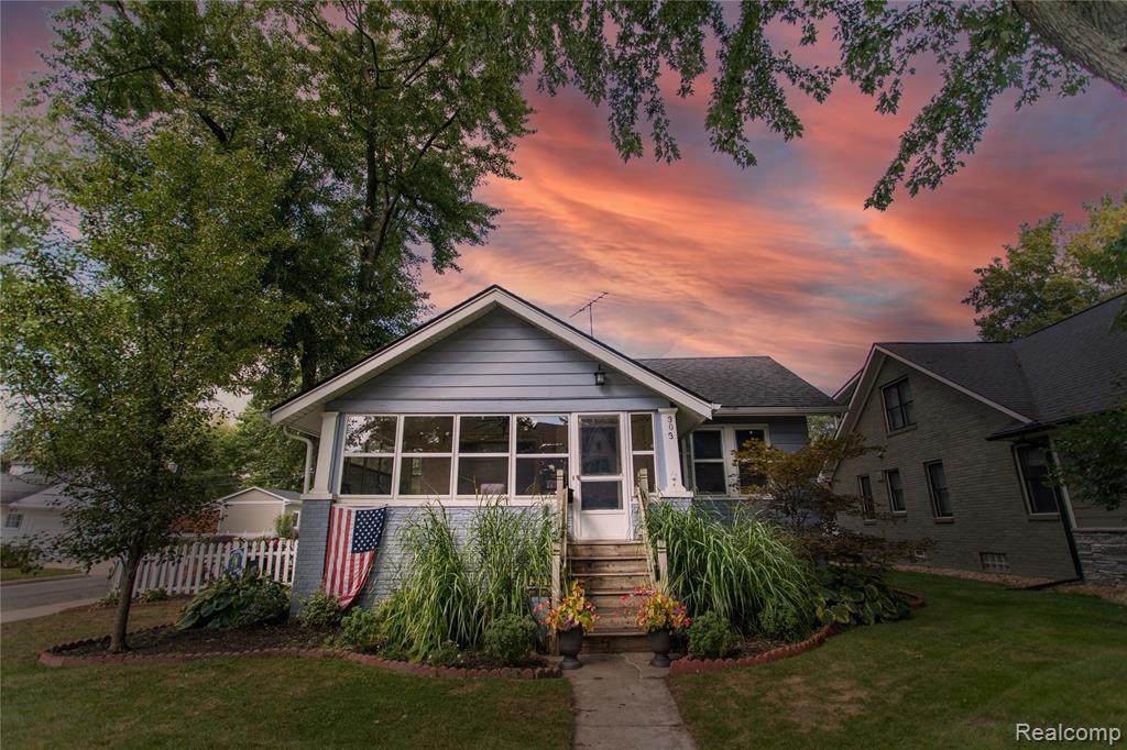 303 Linwood Ave - Photo 1