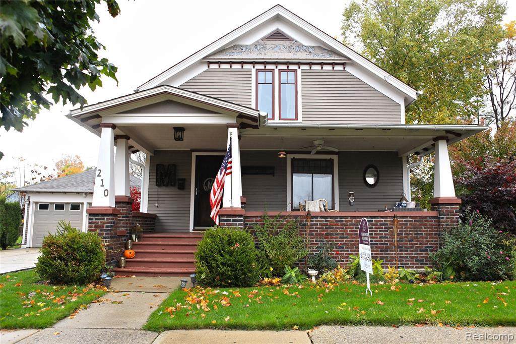 210 Walnut St - Photo 1