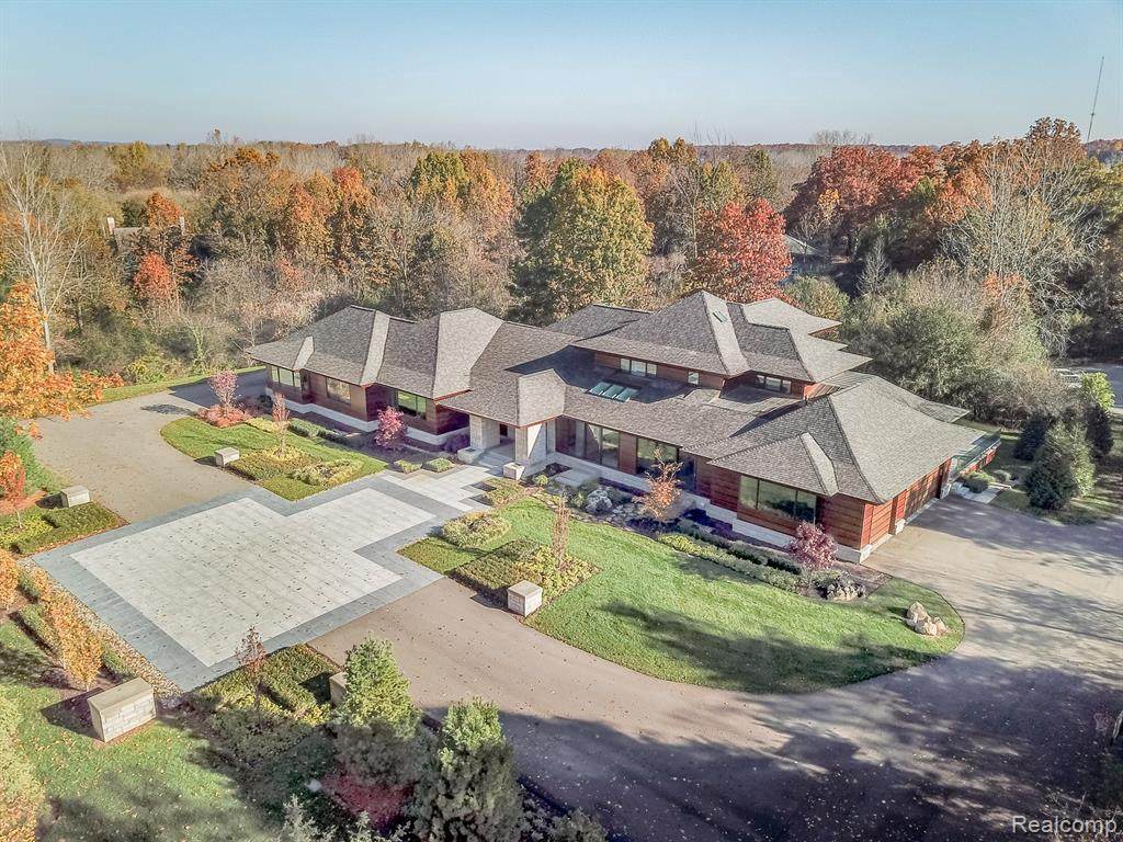 9353 Cecilia Rd - Photo 1