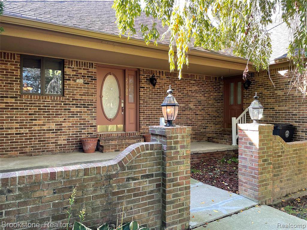 27900 Bordman - Photo 1