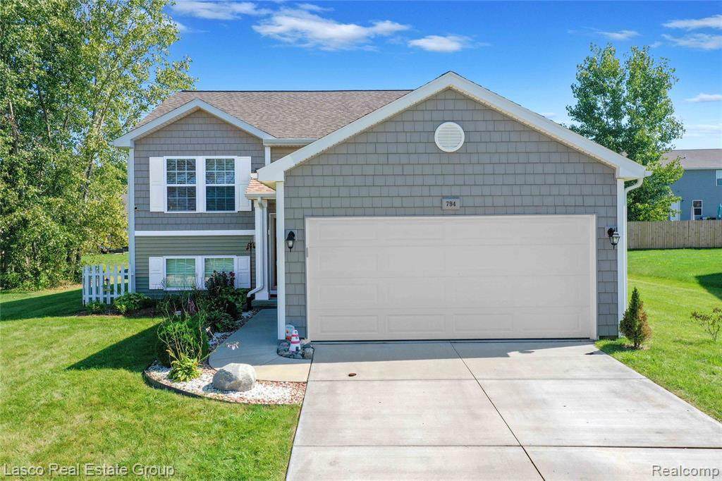 794 Ridgewood - Photo 1