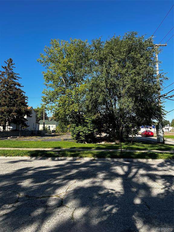 2040 Morris - Photo 1