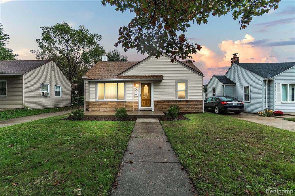 3583 Swanson - Photo 1