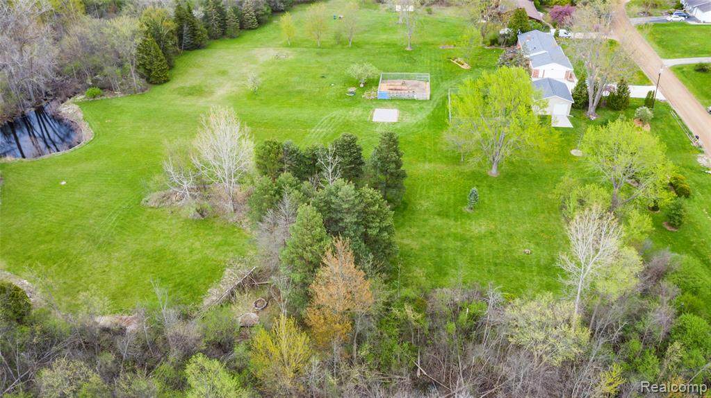 5660 Hickock - Photo 1