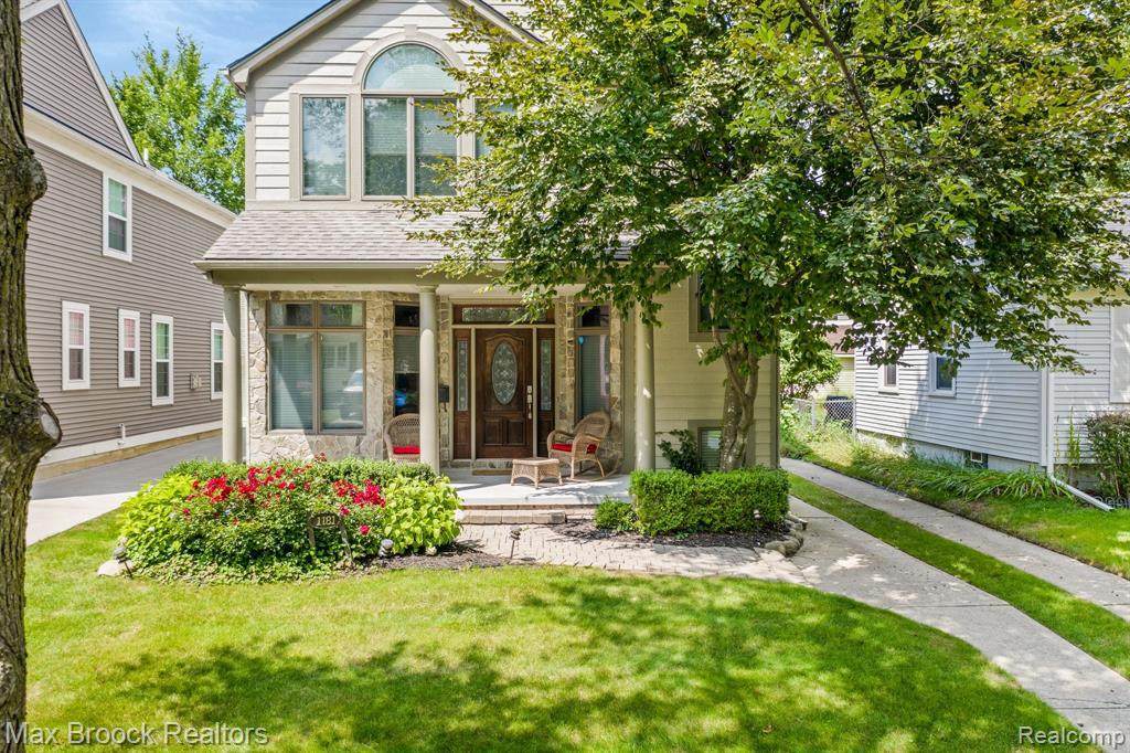 1181 Davis - Photo 1