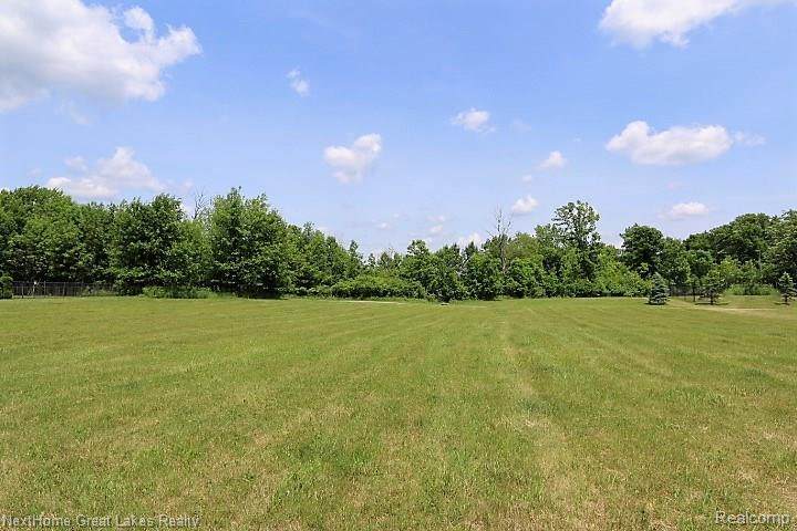 25 Woodfield - Photo 1