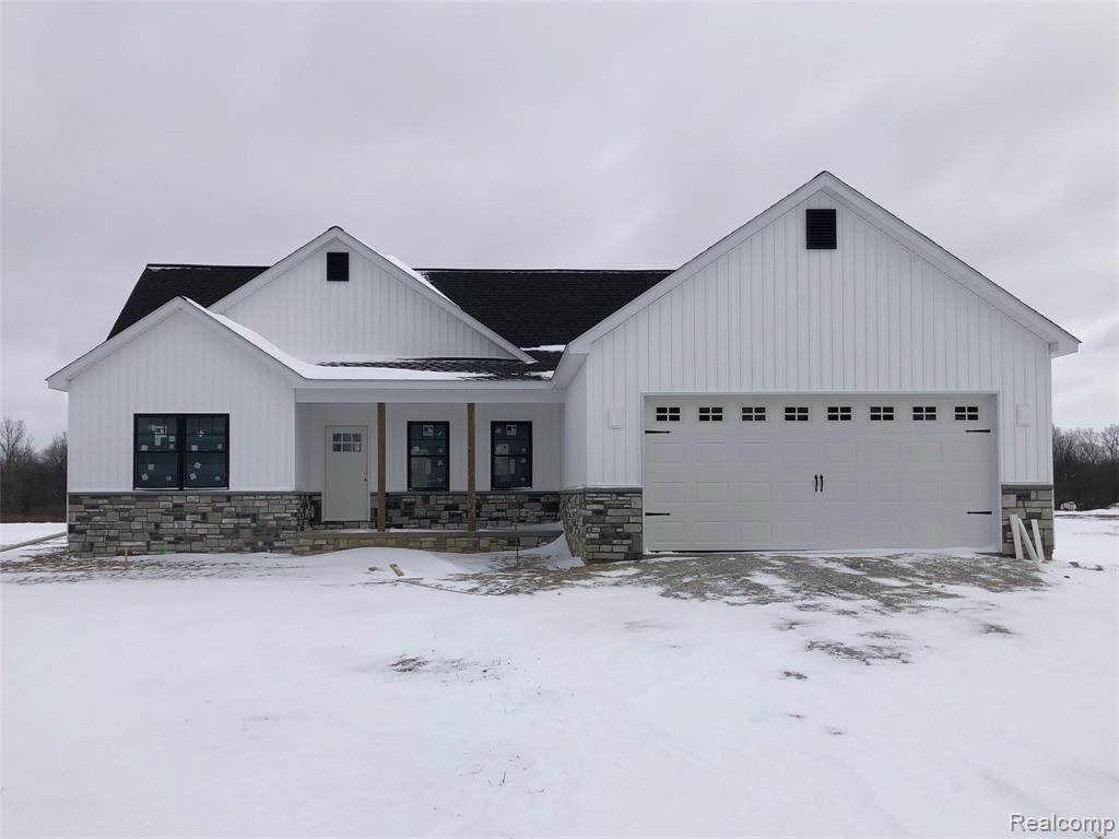 423 Corneil - Photo 1