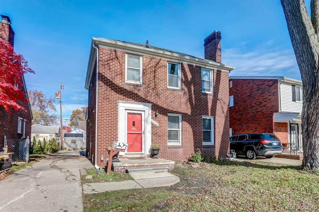 22428 Heinze St - Photo 1