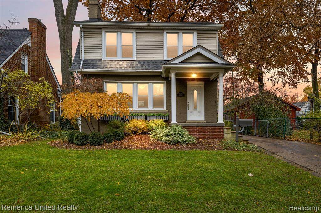 909 Gardenia Ave - Photo 1
