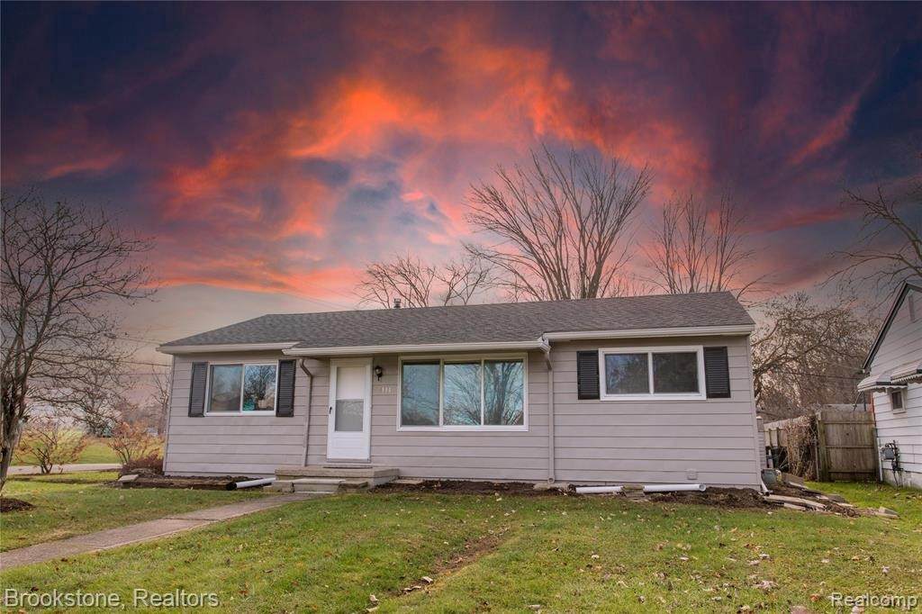 2994 Genes Dr - Photo 1