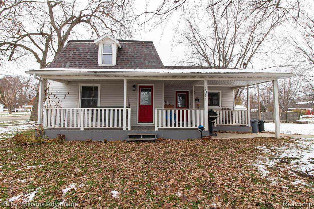 6895 James - Photo 1