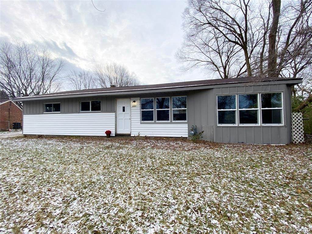 2030 Garden Court - Photo 1