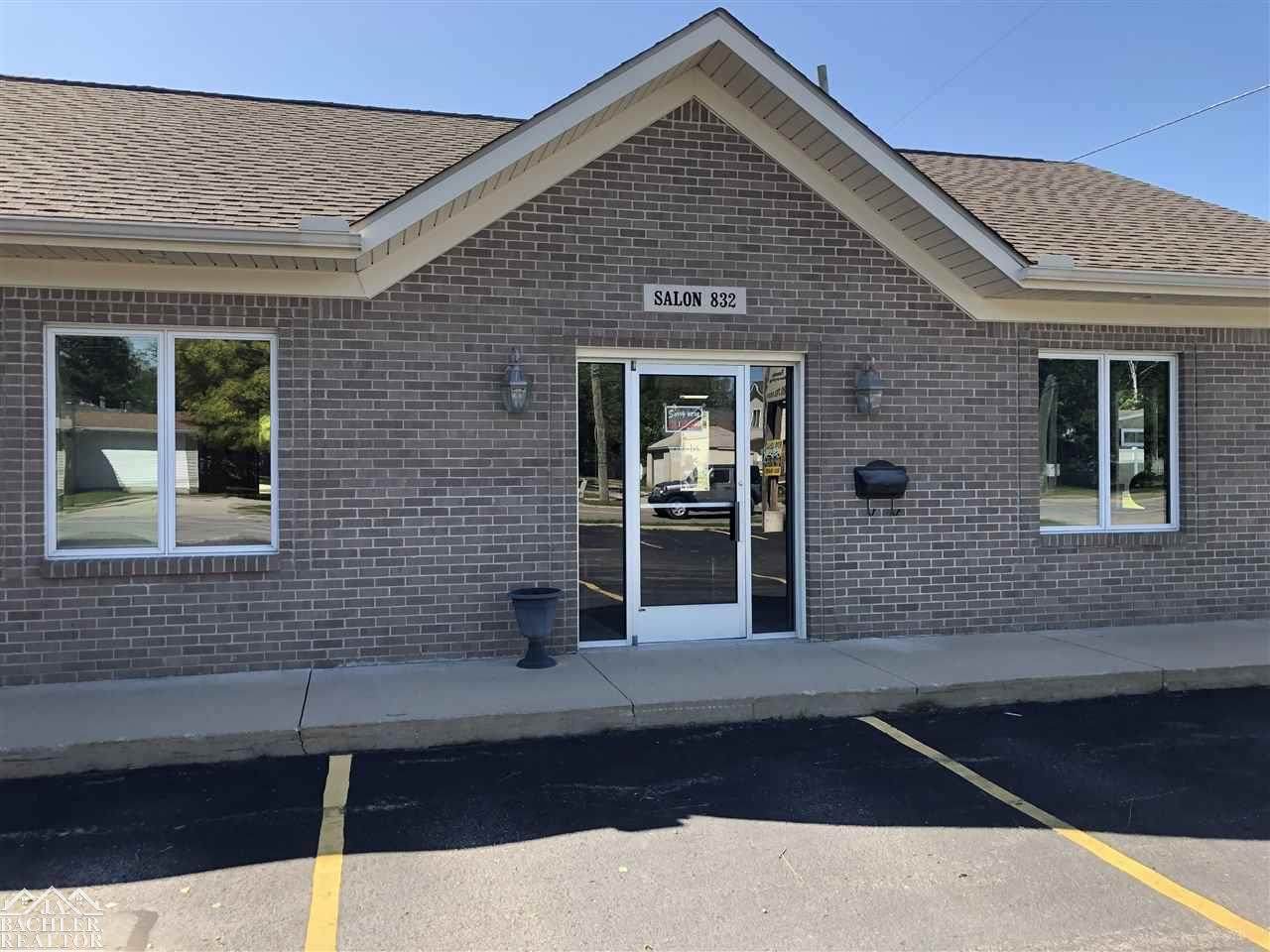 832 Parker - Photo 1