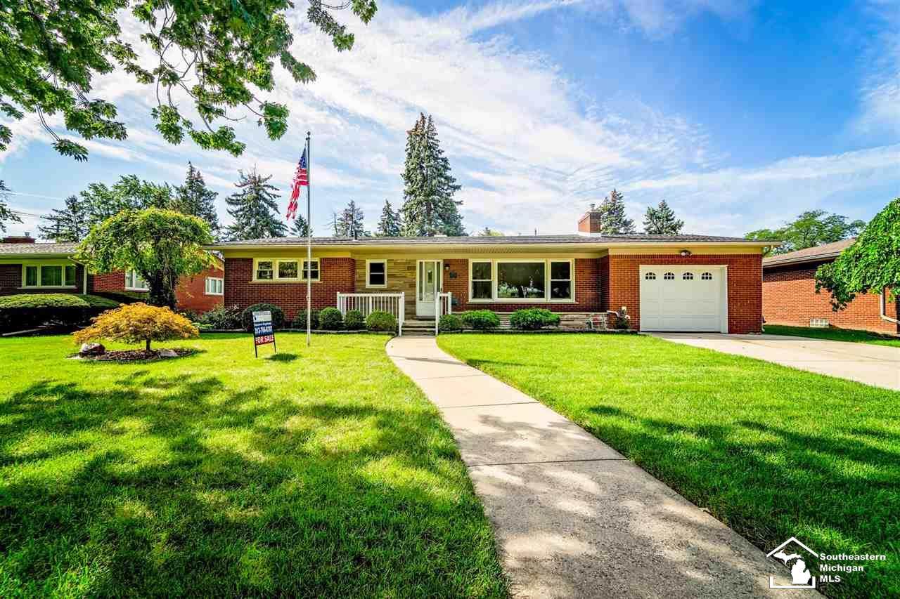 15525 Crescent - Photo 1