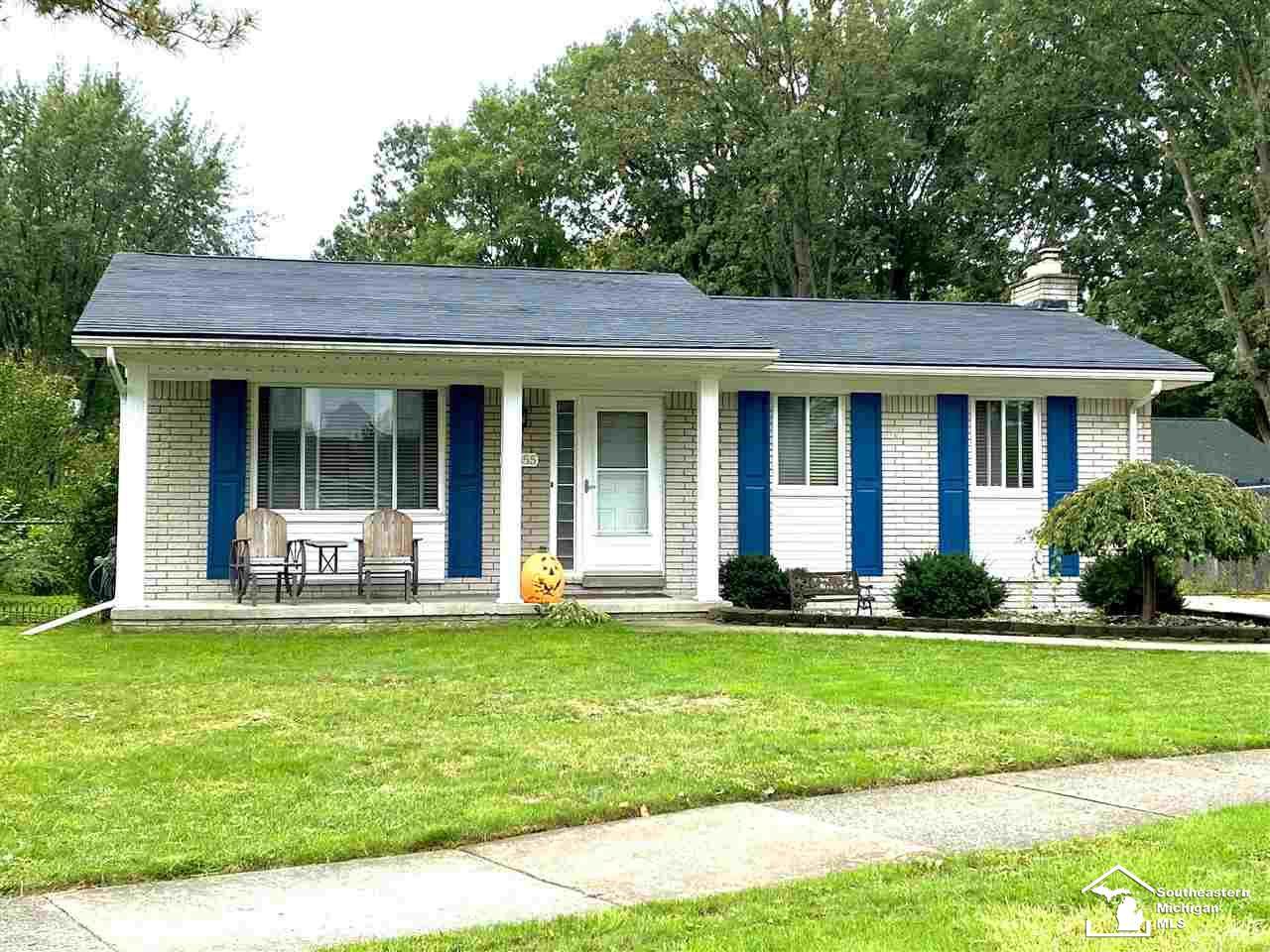 20655 Churchill - Photo 1
