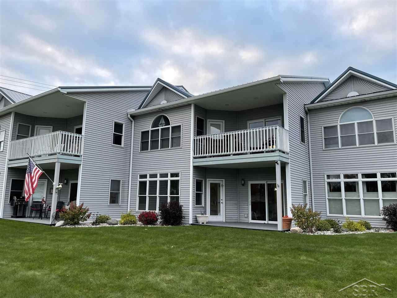 543 River - Photo 1