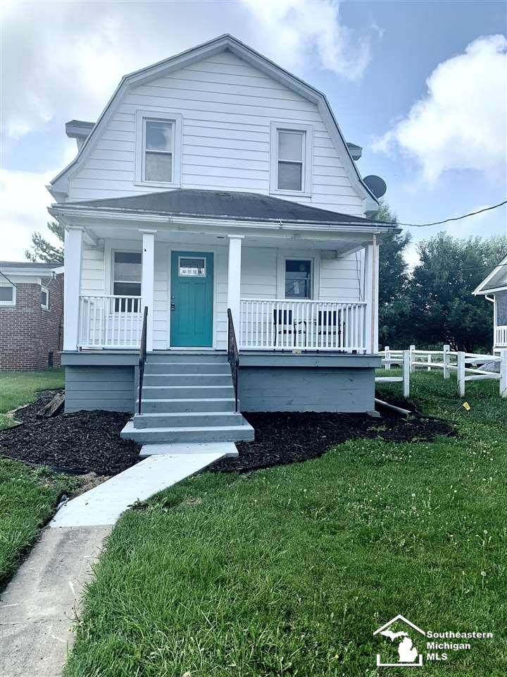 1325 Garden Ct - Photo 1