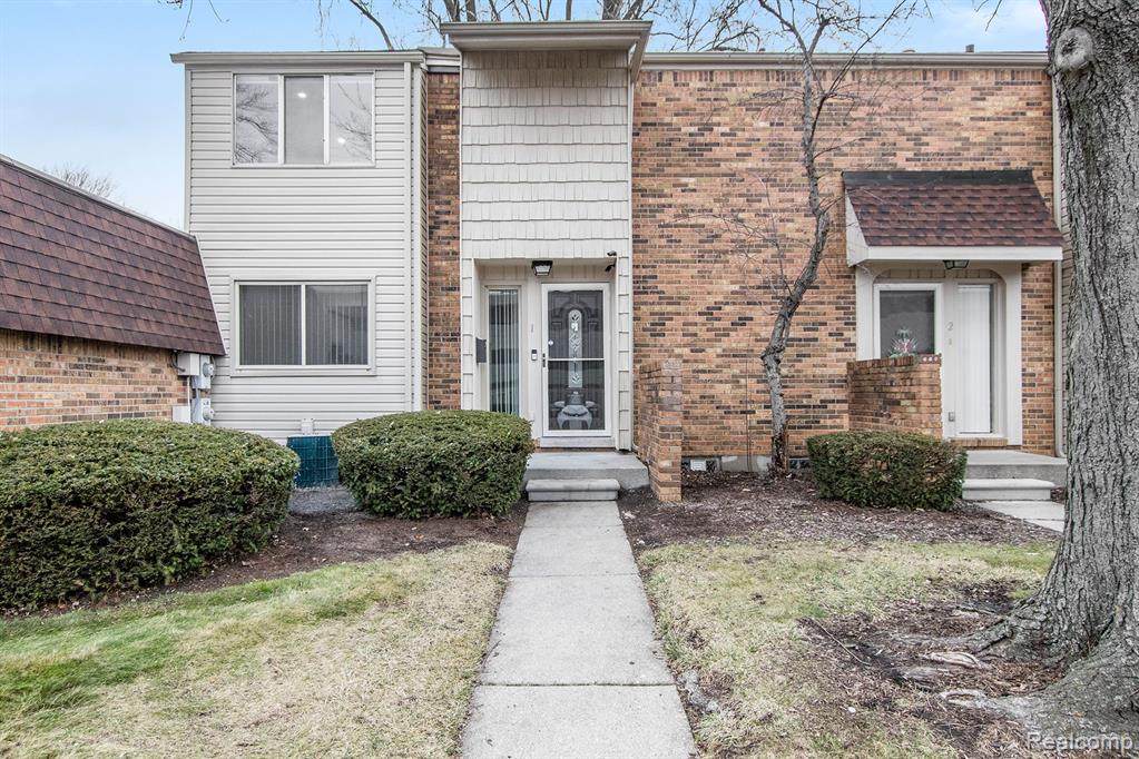 1 Alexandria Towne - Photo 1