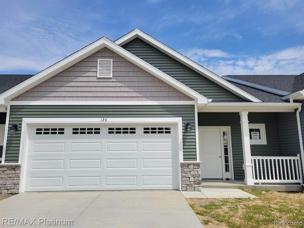 126 Crescent - Photo 1