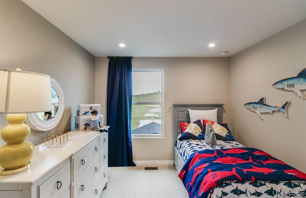 4795 Glenora - Photo 1