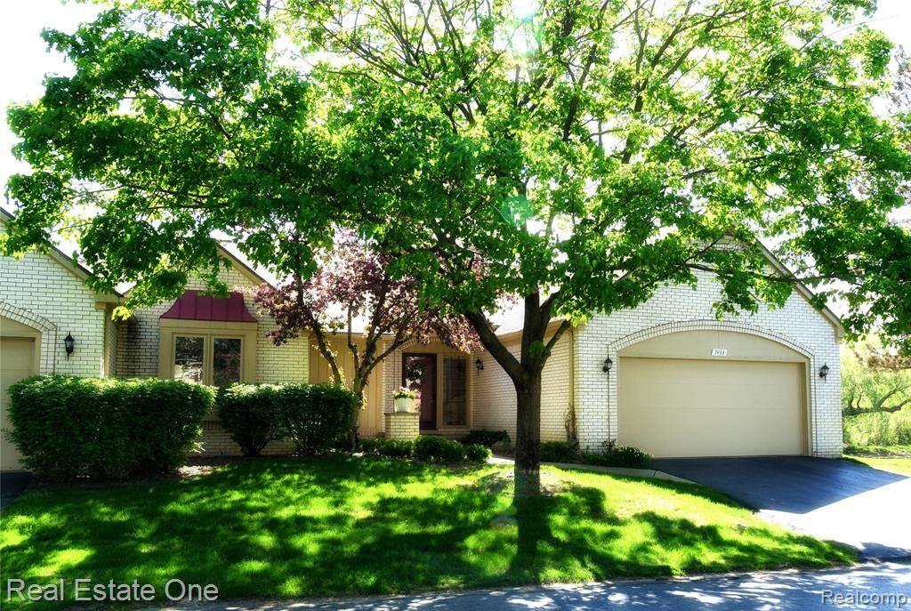7433 Sherwood Creek - Photo 1