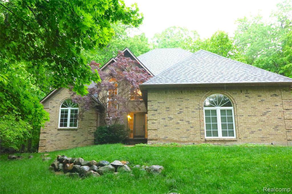 2031 Christopher - Photo 1