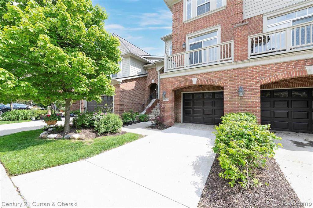 37509 Newburgh Park - Photo 1