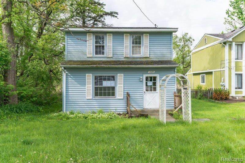 1424 Beach - Photo 1
