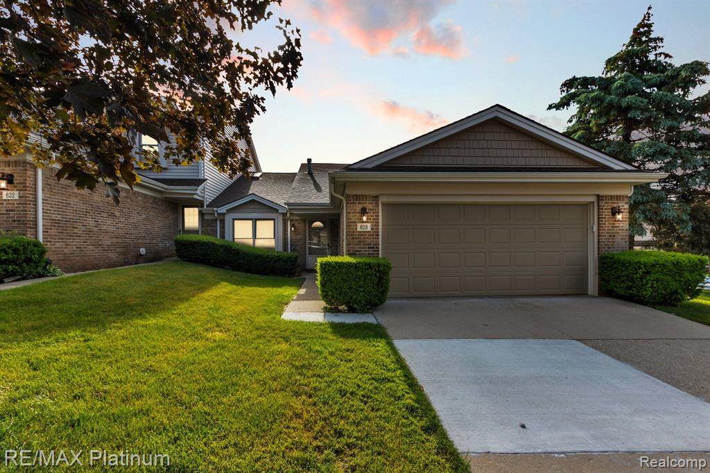 628 Summit Ridge - Photo 1