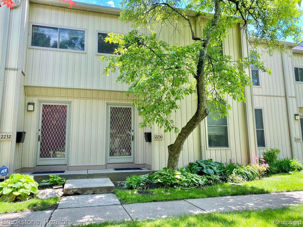 2230 Hyde Park - Photo 1