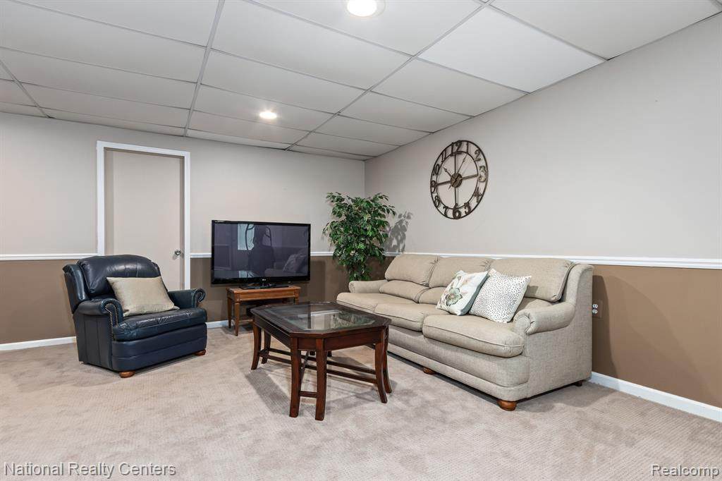 11773 Meadowbrook - Photo 1