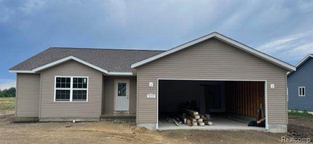 830 Range Rd - Photo 1