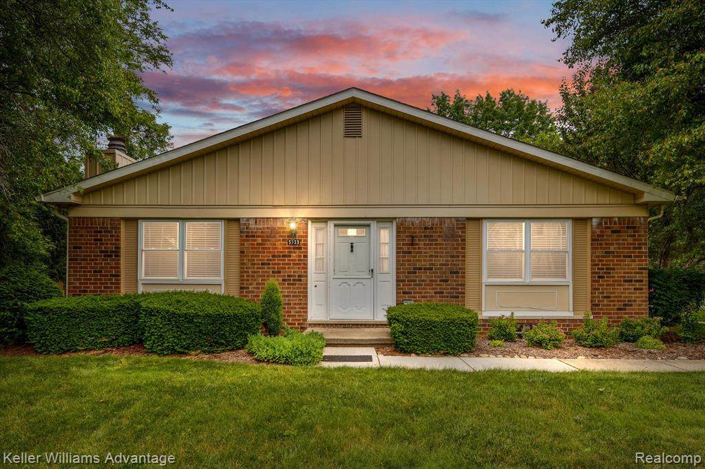 5733 Whitfield - Photo 1
