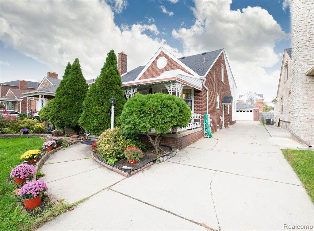 6044 Oakman - Photo 1