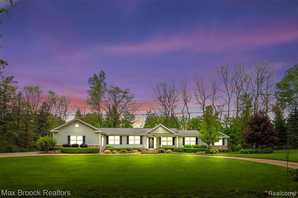 3720 Clarkston - Photo 1