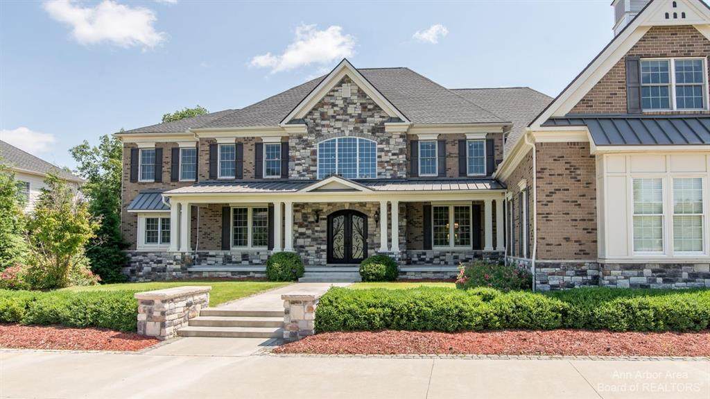 2240 Highland - Photo 1
