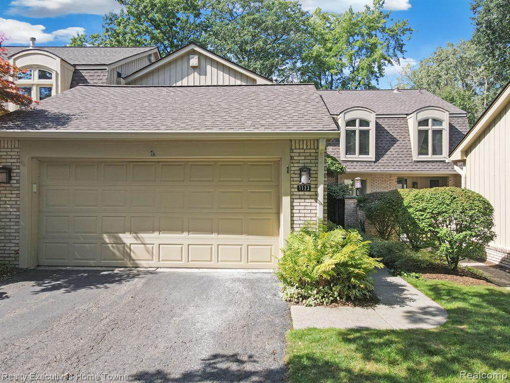 1133 Ivyglen - Photo 1