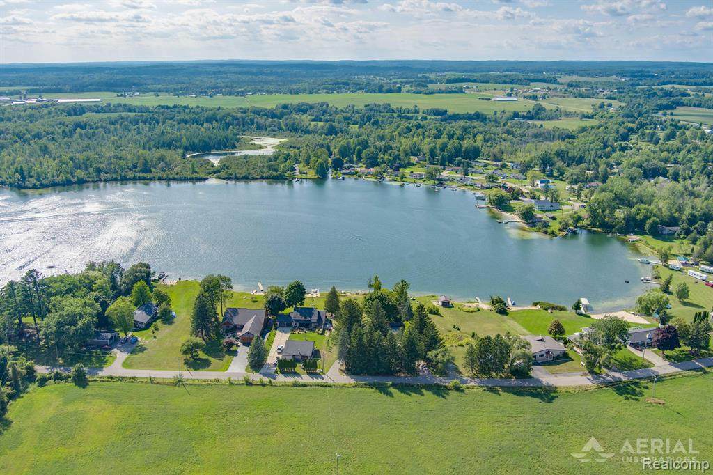 4256 Lakeside - Photo 1