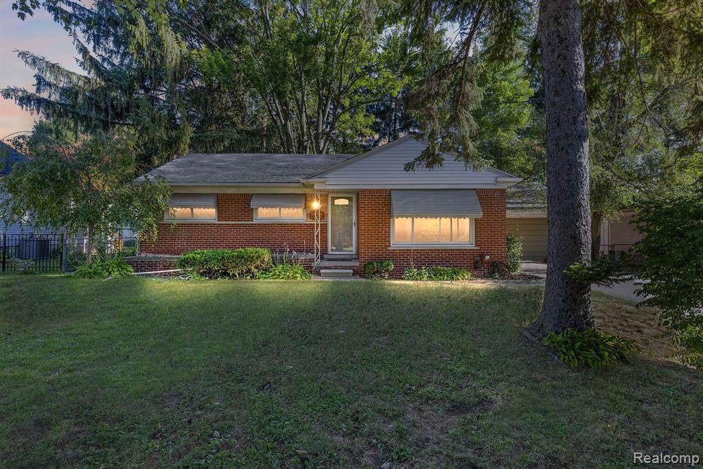 337 Woodlawn - Photo 1