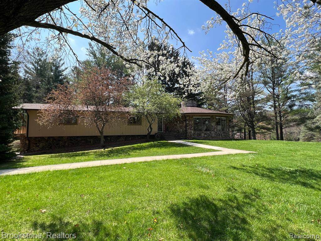 8750 Dutchess - Photo 1