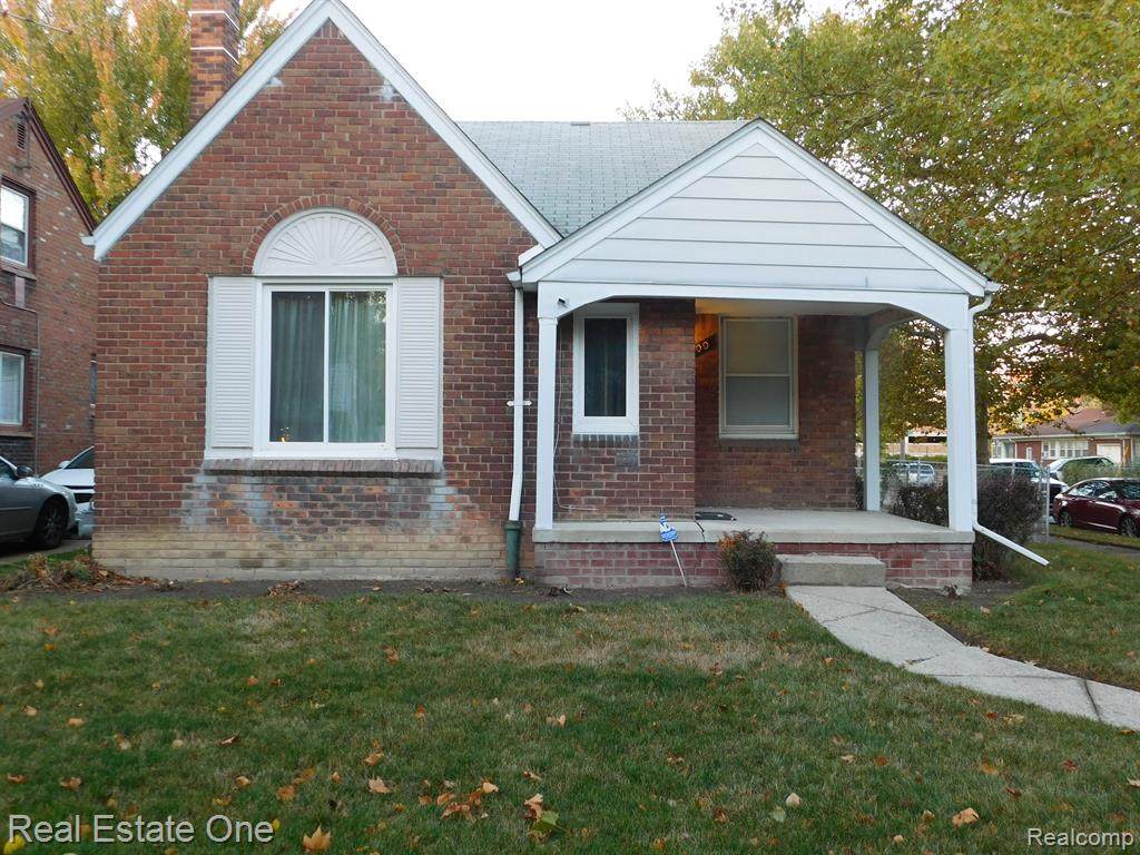 5900 Hillcrest - Photo 1