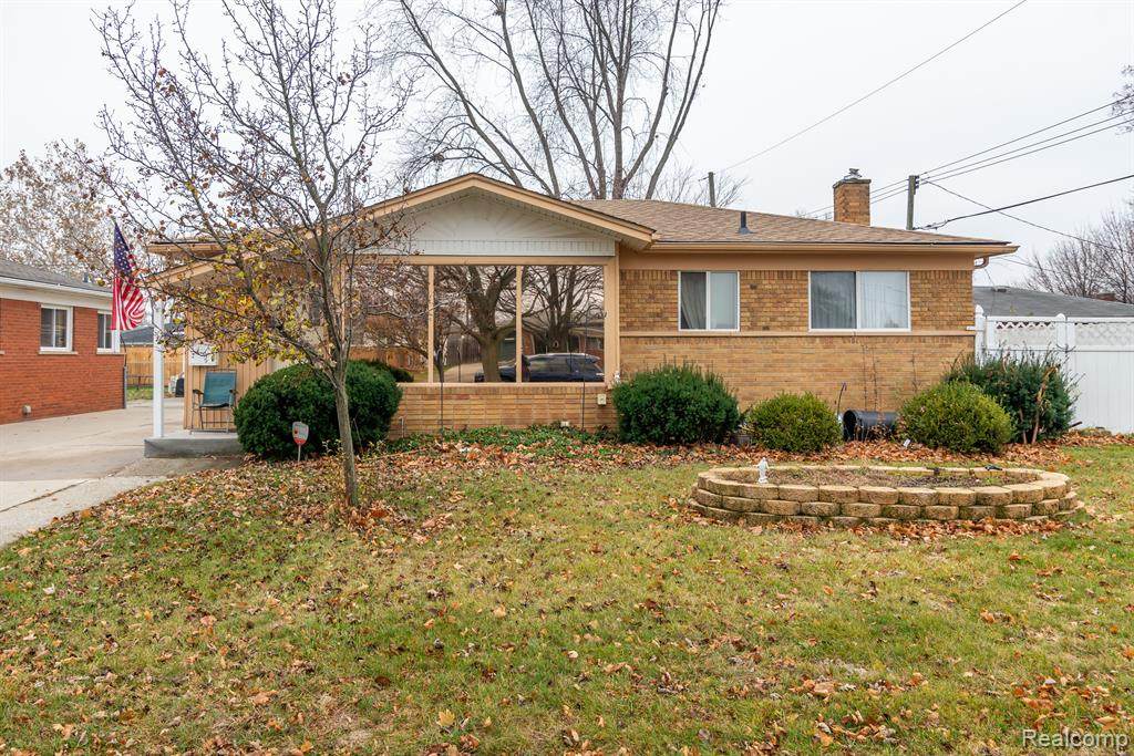 24921 Champaign - Photo 1