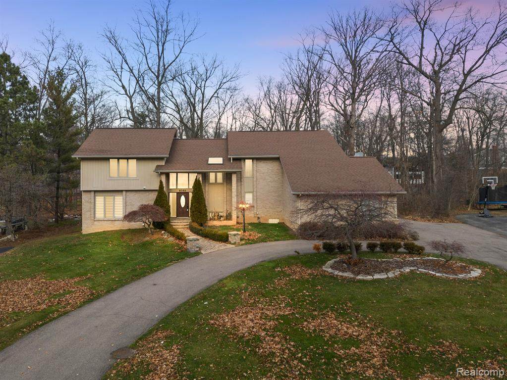 6063 Pickwood - Photo 1