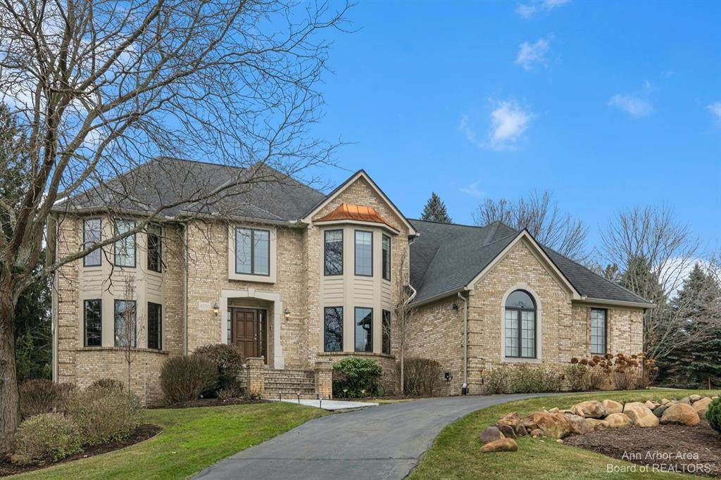 4700 Forest Ridge - Photo 1