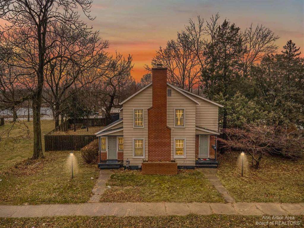 430 Huron - Photo 1