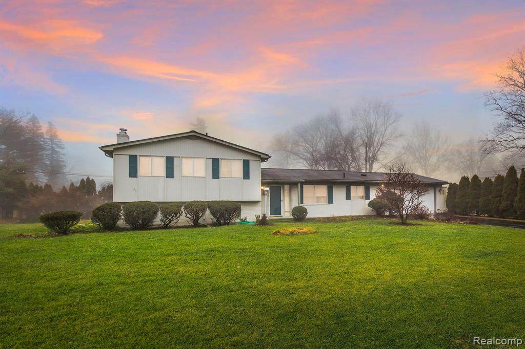 5049 Countryhouse - Photo 1