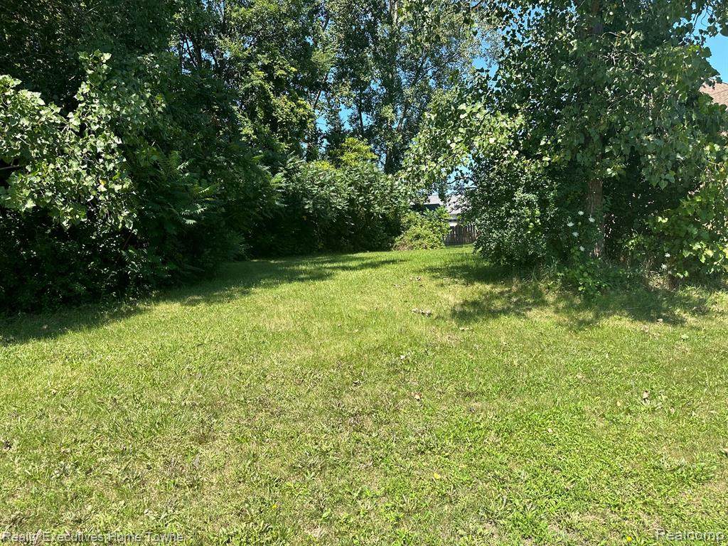 808 5TH - Photo 1